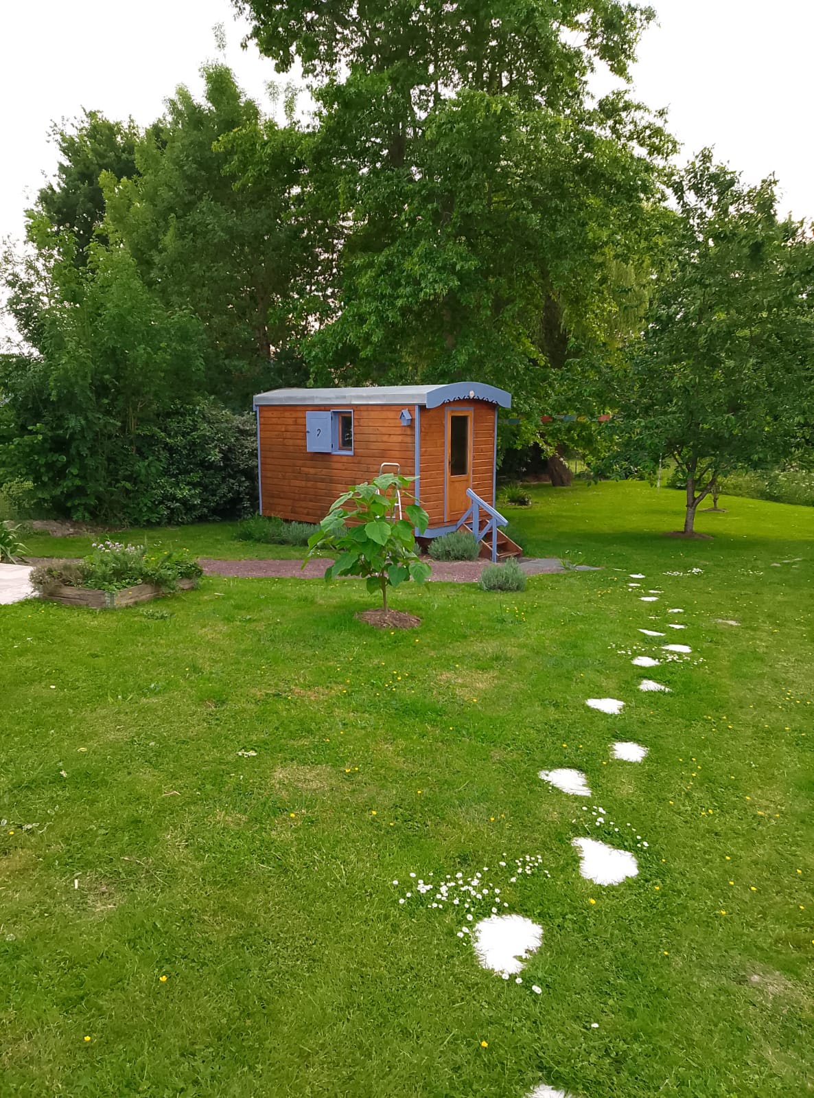 Roulotte vue de loin